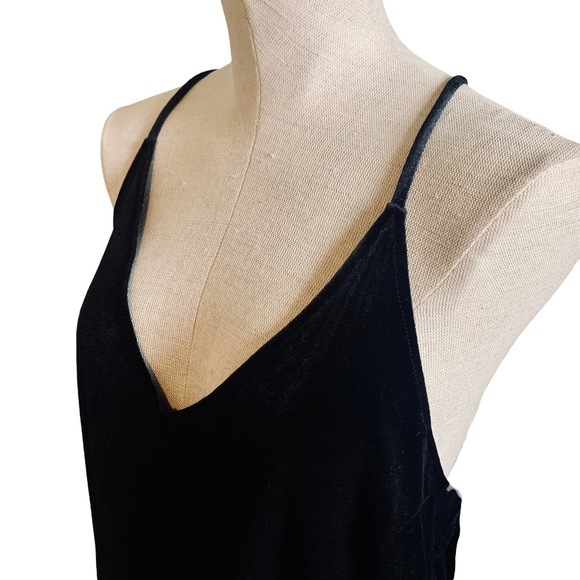 Abercrombie & Fitch Tops - Abercrombie & Fitch Velvet / Velour Racer Back Blouse in Black sz M